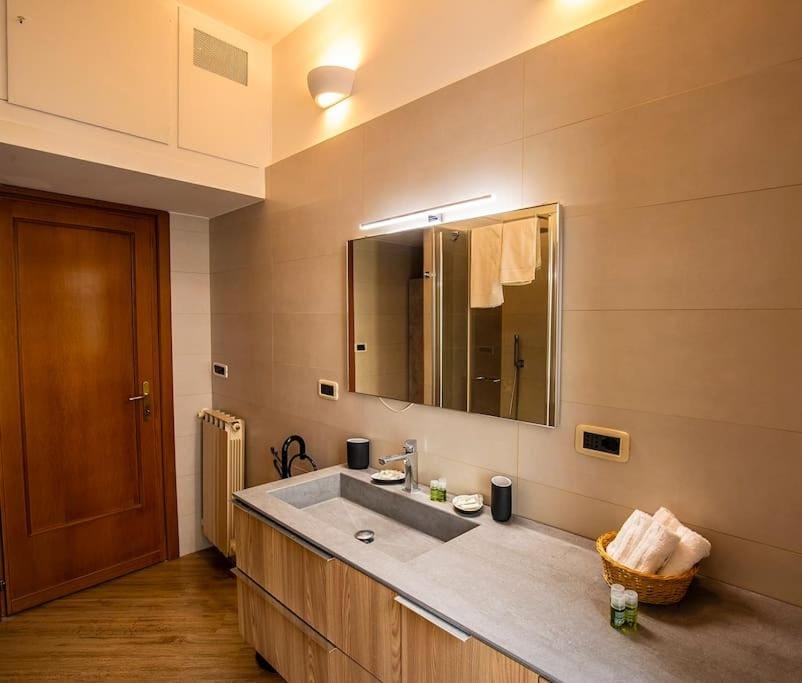 Dimora al Colosseo, 2 bedrooms Apartment in Rome