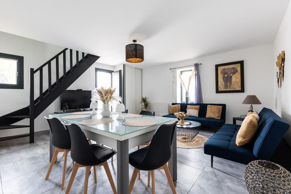 Property building, Living room