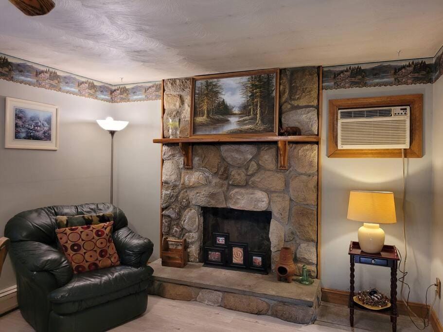 Lake Congamond Suffield House House in Connecticut