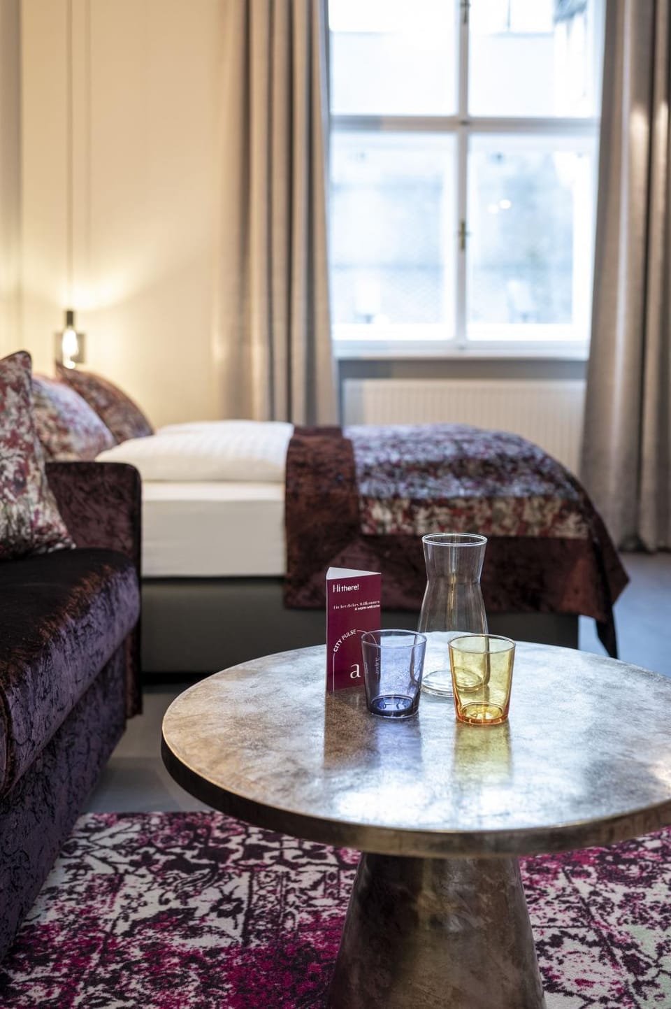 Bed, Photo of the whole room, Seating area, Bedroom, Drinks