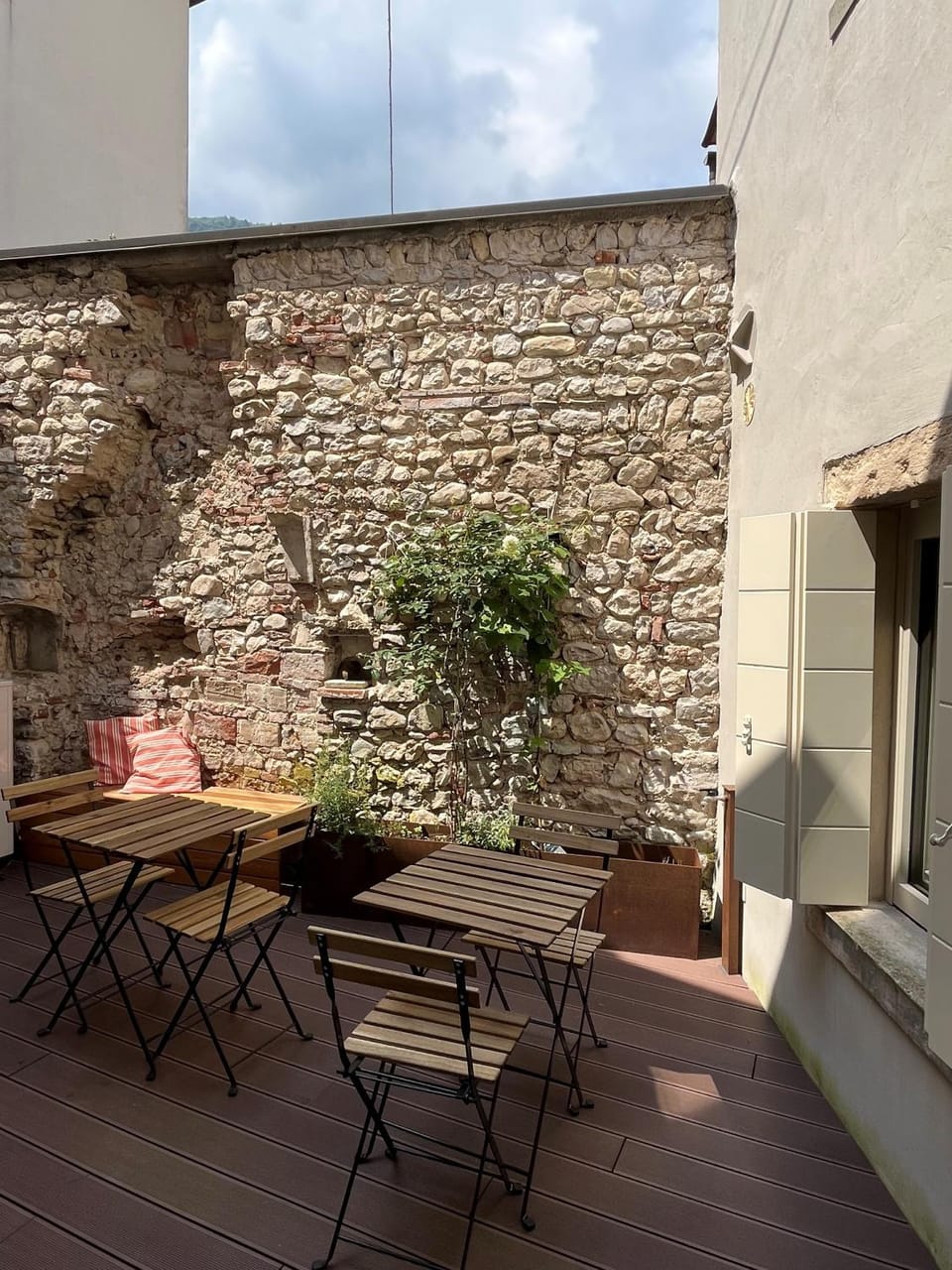 Property building, Breakfast, Inner courtyard view