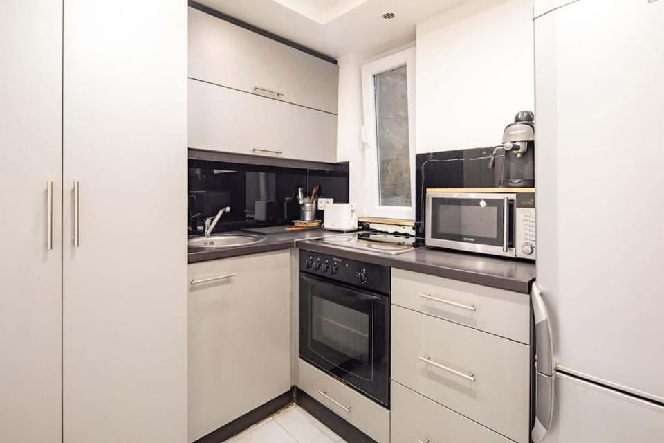 Cityscape Budget Apartments Omega Apartment in Budapest