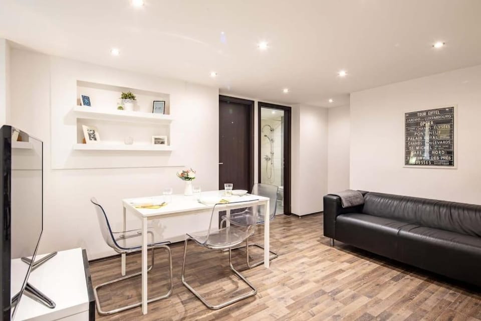 Cityscape Budget Apartments Omega Apartment in Budapest