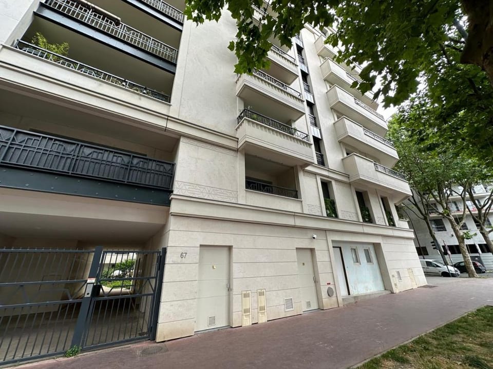 Classy apartment with terrace Apartment in Saint-Denis, France