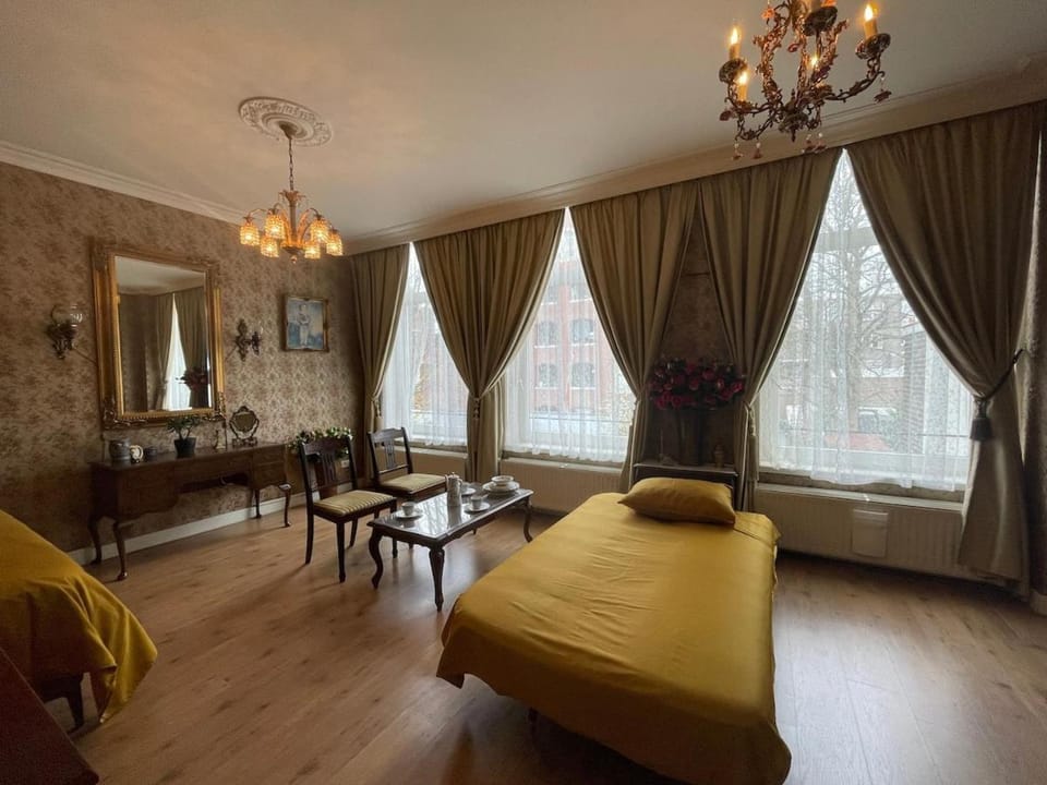 Seating area, Bedroom