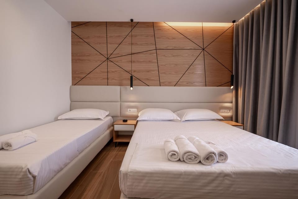 Bed, Photo of the whole room, towels