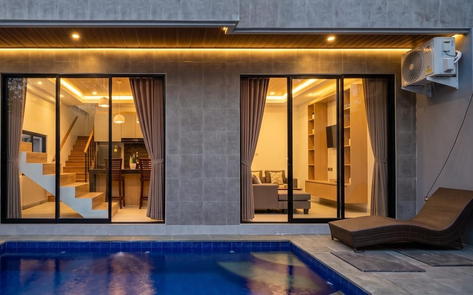 Pool view, Swimming pool, sunbed