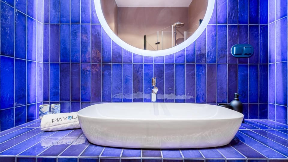 Shower, Bathroom, towels