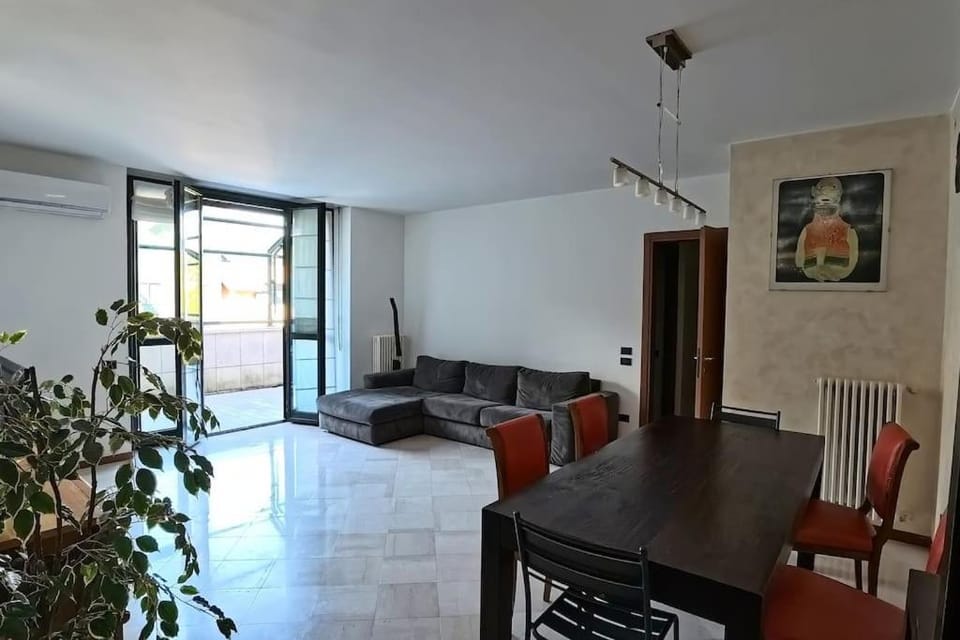 Bed, Living room, Seating area