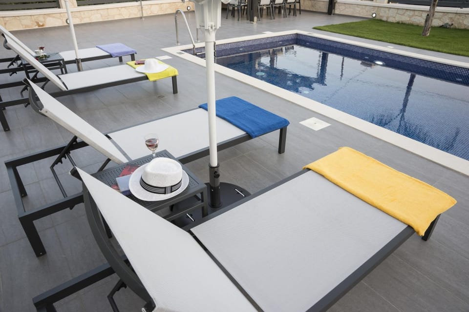 Balcony/Terrace, Swimming pool, Swimming pool