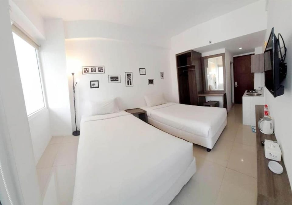 Bed, TV and multimedia, Bedroom, air conditioner
