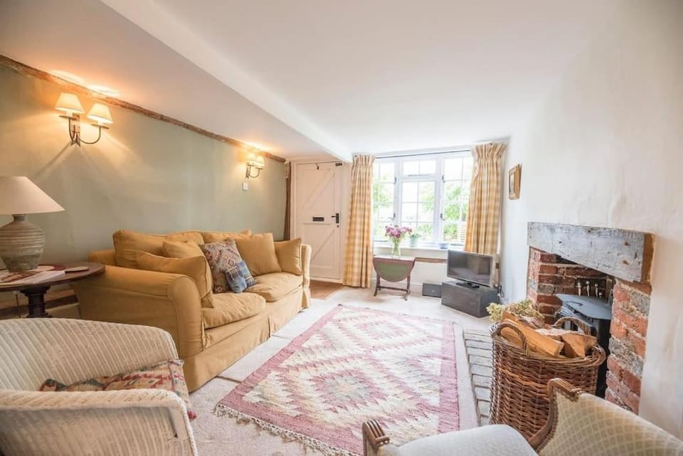Angel Cottage, Wenhaston House in Suffolk Coastal District