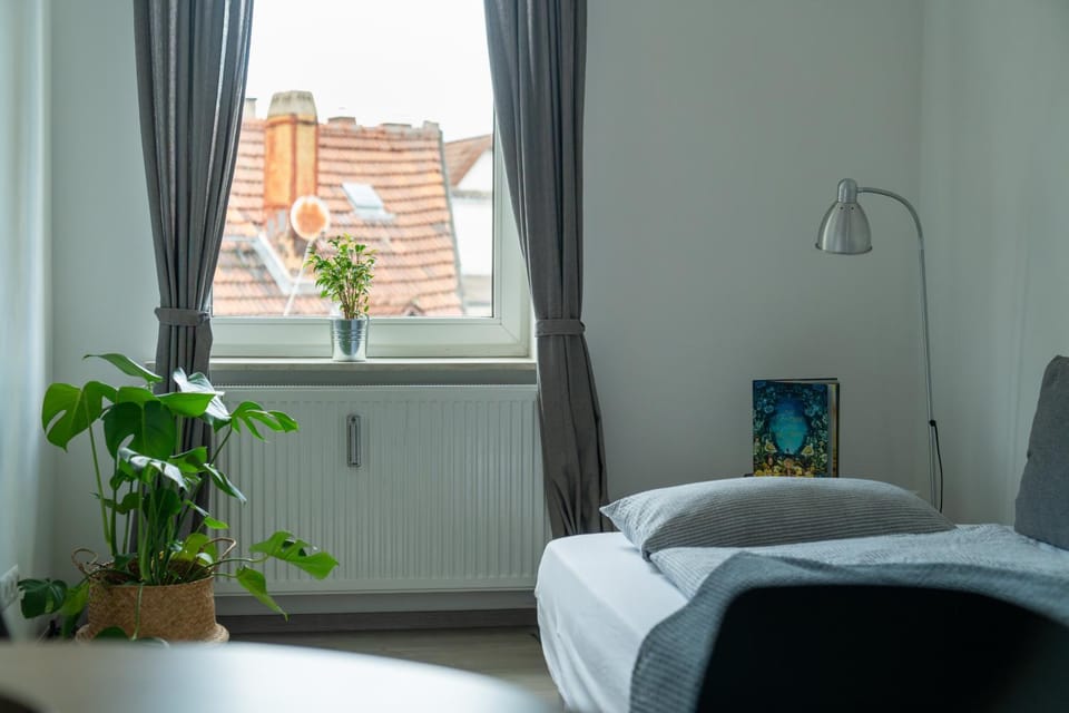 Bed, Living room, Photo of the whole room, internet