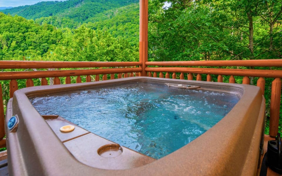 Cliffside Mountain View - Private indoor pool, gorgeous views, theater, game room, and more! House in Sevier County