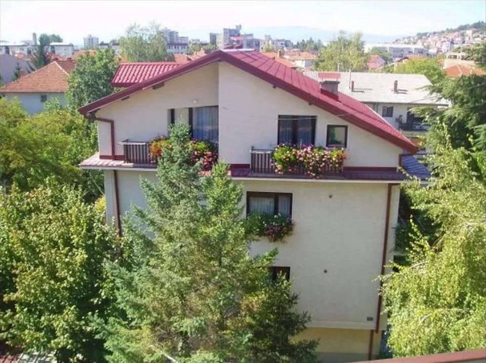 Property building, Natural landscape, Garden, View (from property/room), Balcony/Terrace, Garden view