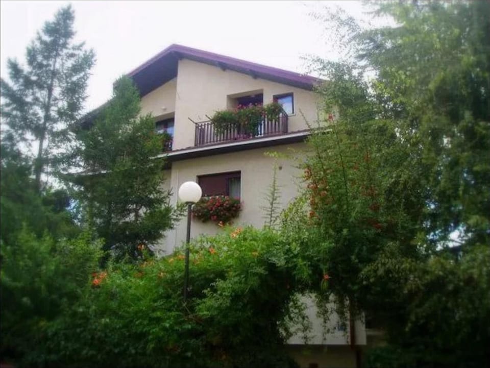 Property building, Garden, View (from property/room), Balcony/Terrace, Garden view
