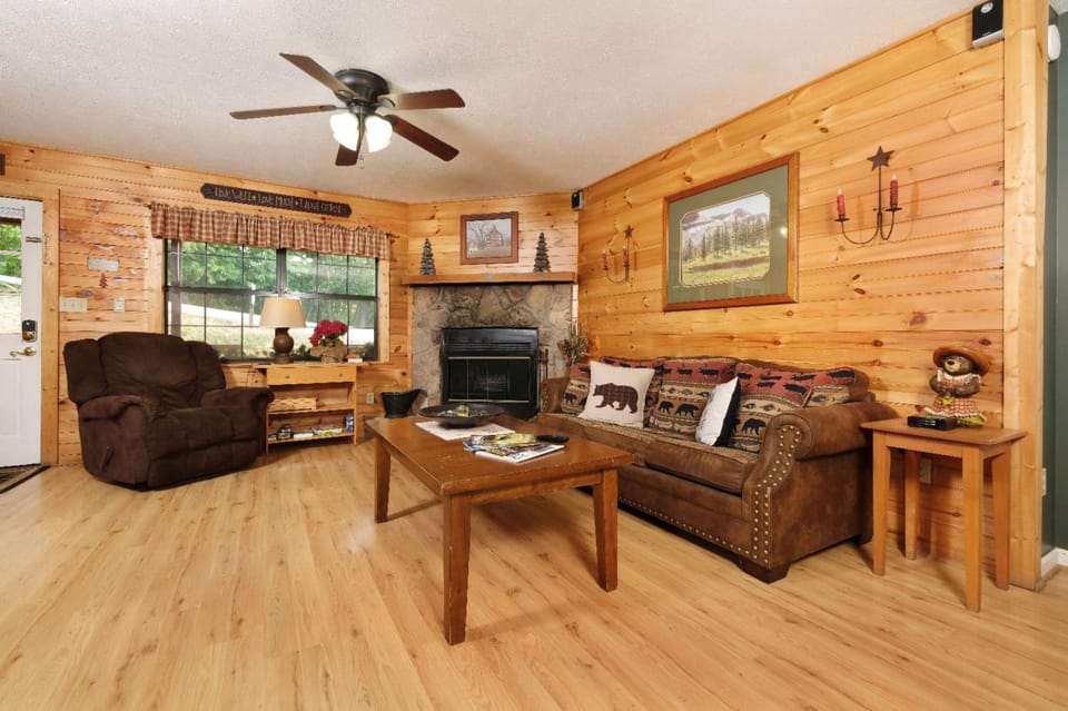 TN Bear Den Villa in Sevier County