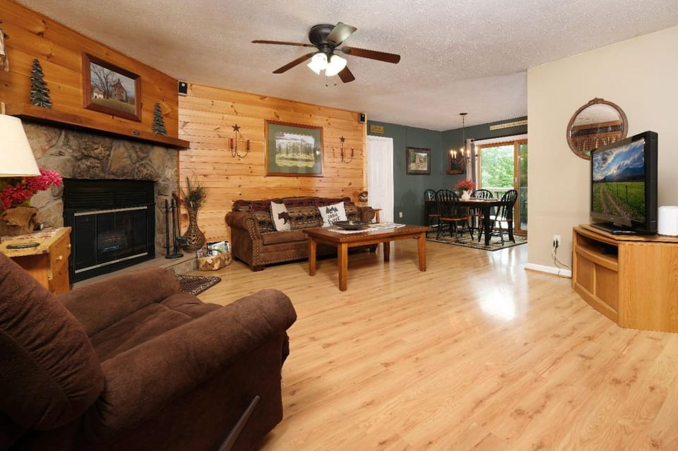 TN Bear Den Villa in Sevier County