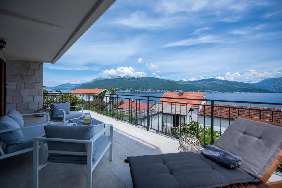 Nearby landmark, Day, View (from property/room), Balcony/Terrace, Mountain view, Sea view