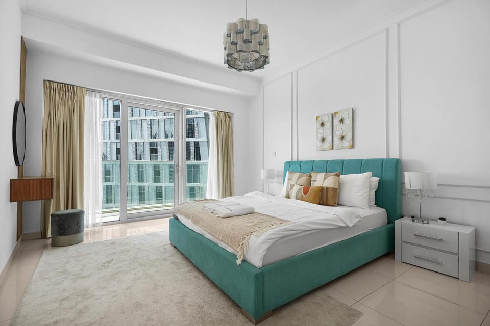Bed, Living room, Photo of the whole room, Seating area, Bedroom, towels