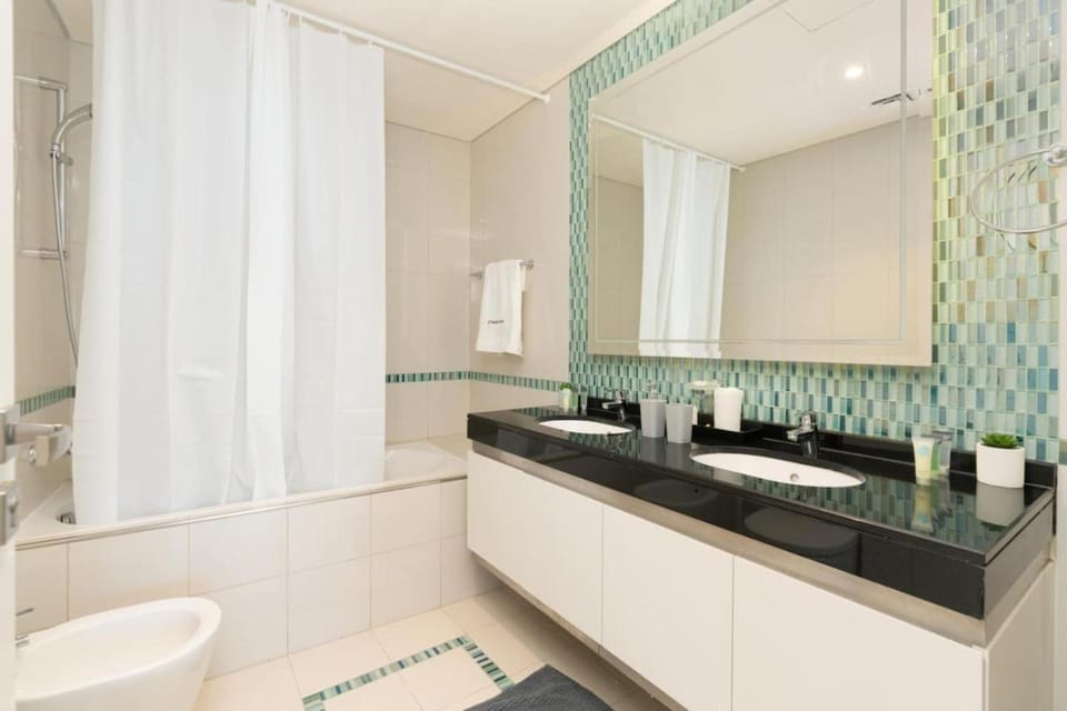Gala Guests - Deluxe Marina View Apartments with Infinity Pool Apartment in Dubai