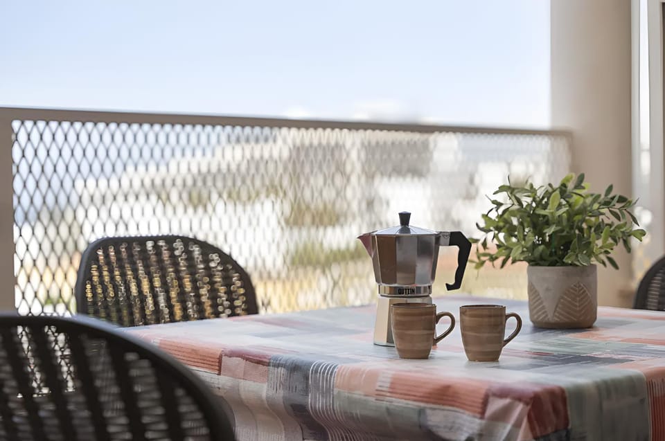 Coffee/tea facilities, Balcony/Terrace, Dining area