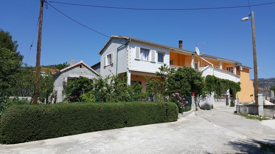 Day, Neighbourhood, Street view