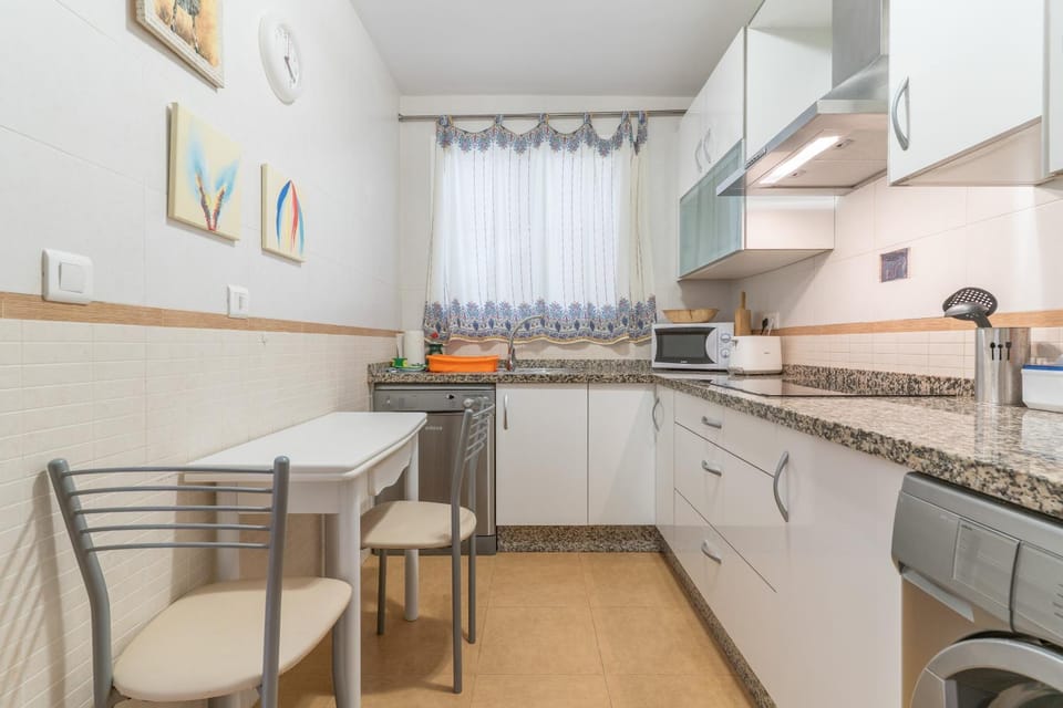 Kitchen or kitchenette, Living room