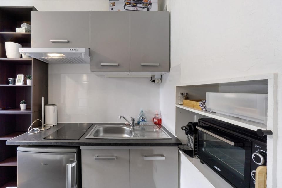 Kitchen or kitchenette, Living room