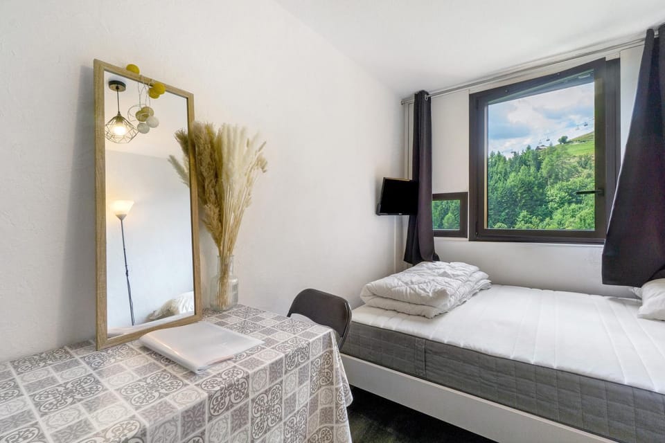 Living room, Bedroom