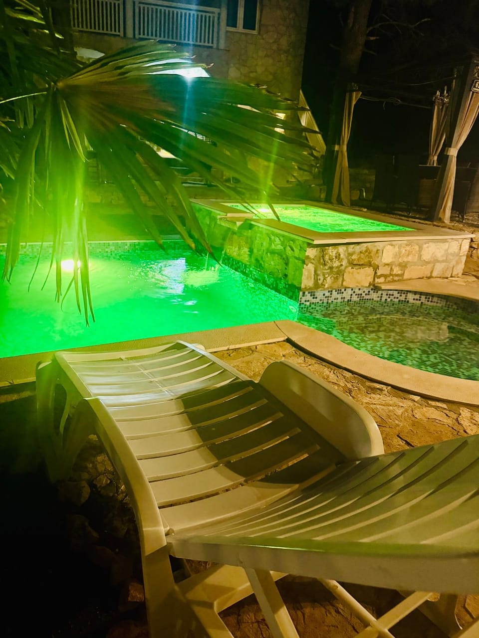 Night, Natural landscape, Hot Tub, Pool view, Swimming pool