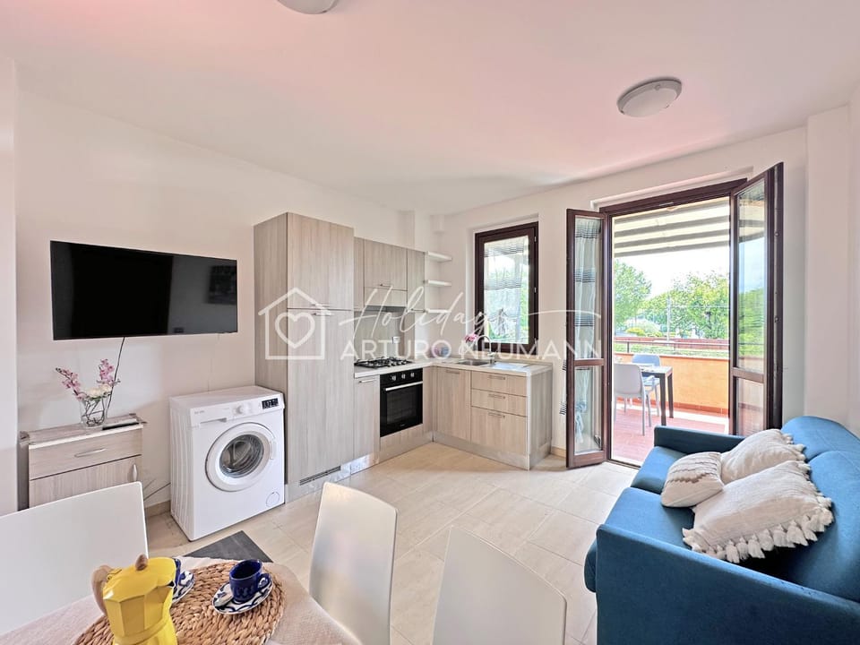 TV and multimedia, Living room, Seating area, Dining area, Evening entertainment, oven, stove, washing machine
