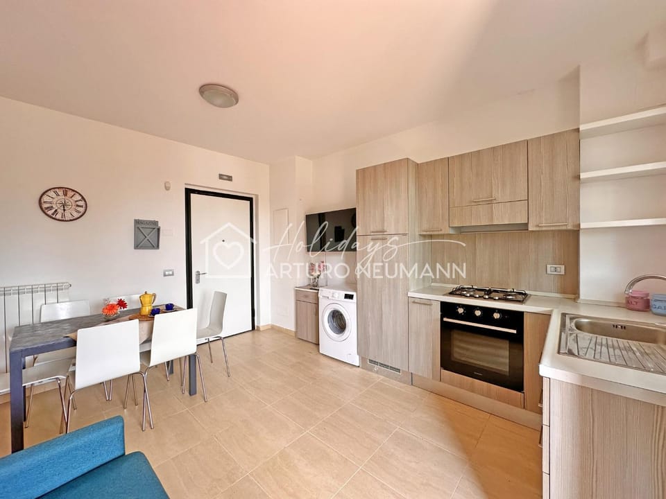 TV and multimedia, Kitchen or kitchenette, Living room, Seating area, Dining area, oven, stove