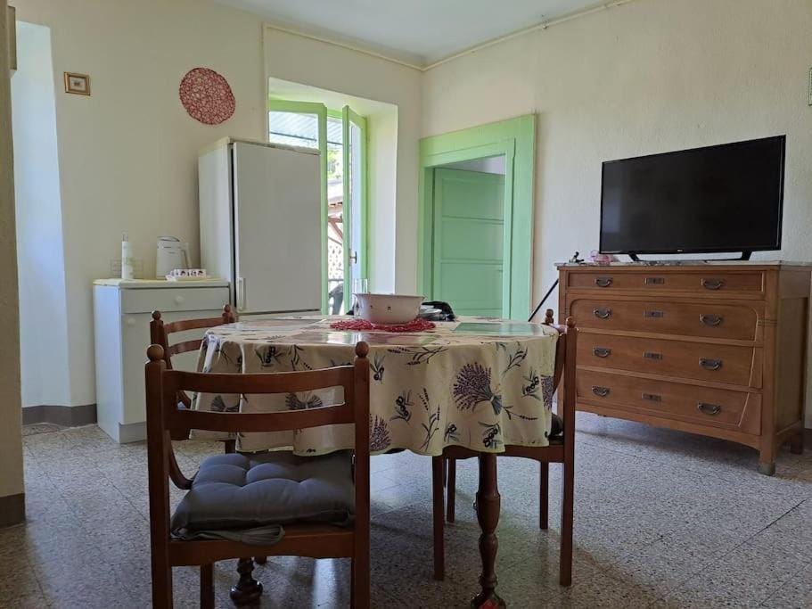 Casa Carla, Velzo, Grandola ed Uniti, House in Lombardy