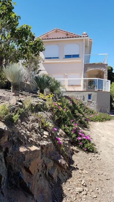 Property building, Garden, Garden