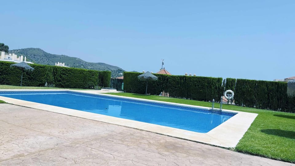 Gran Terraza con Vistas al Mar y Piscina Apartment in Axarquía