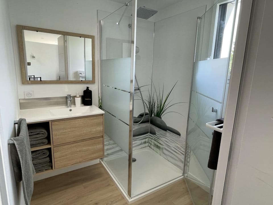 Shower, Bathroom