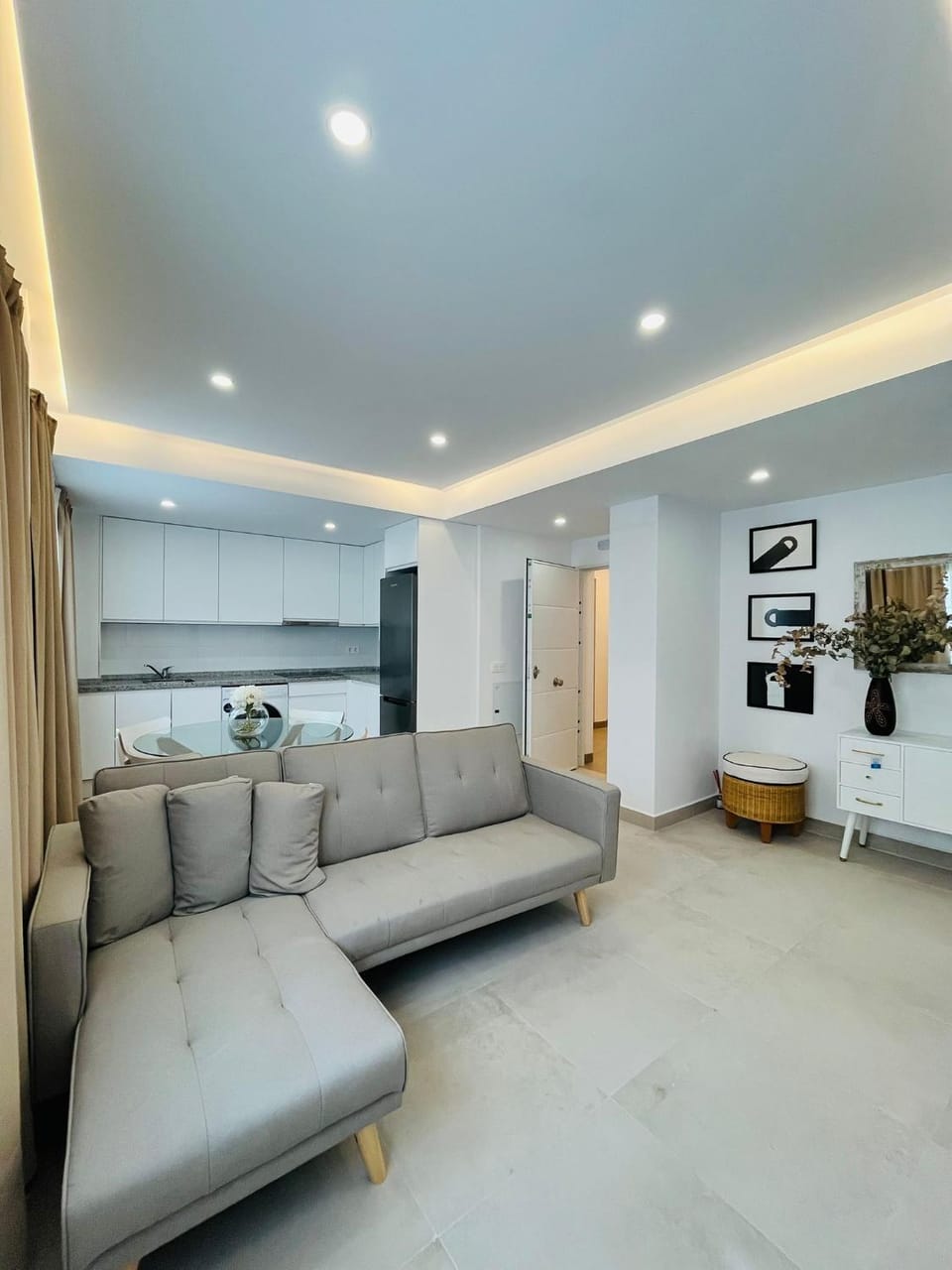 Kitchen or kitchenette, Seating area