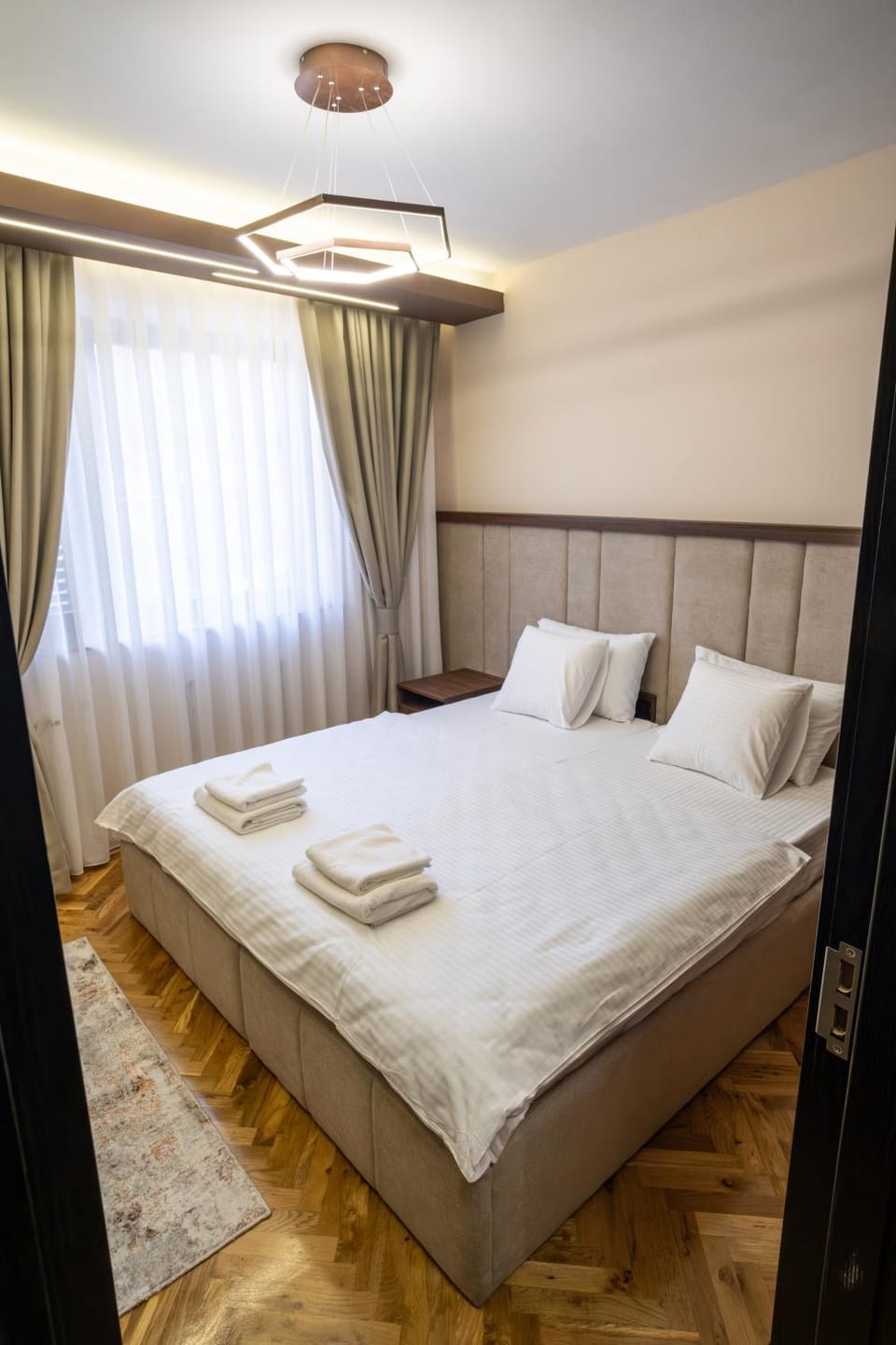 Bed, Photo of the whole room, Bedroom, towels