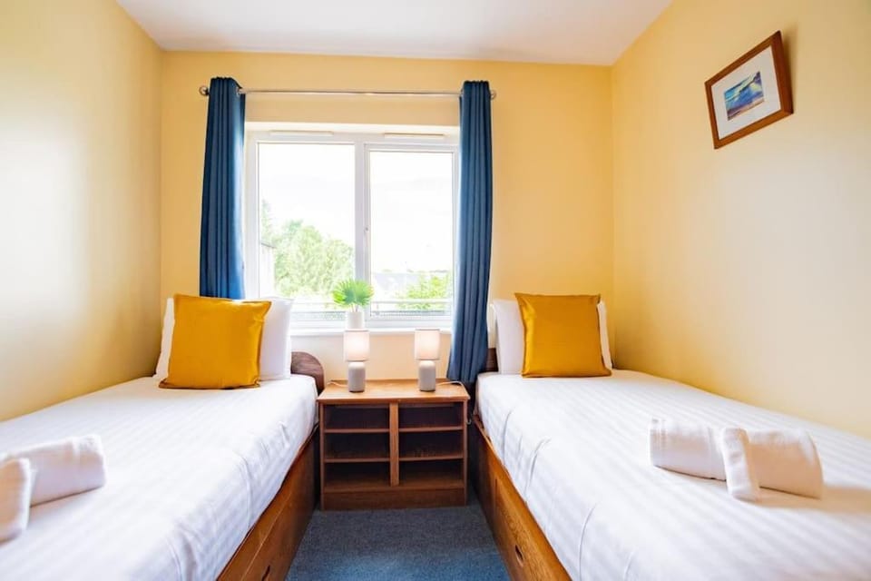68 - Spacious & Budget Friendly by Shortstays Apartment in Galway