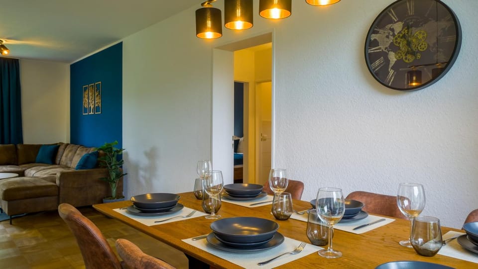 Living room, Dining area