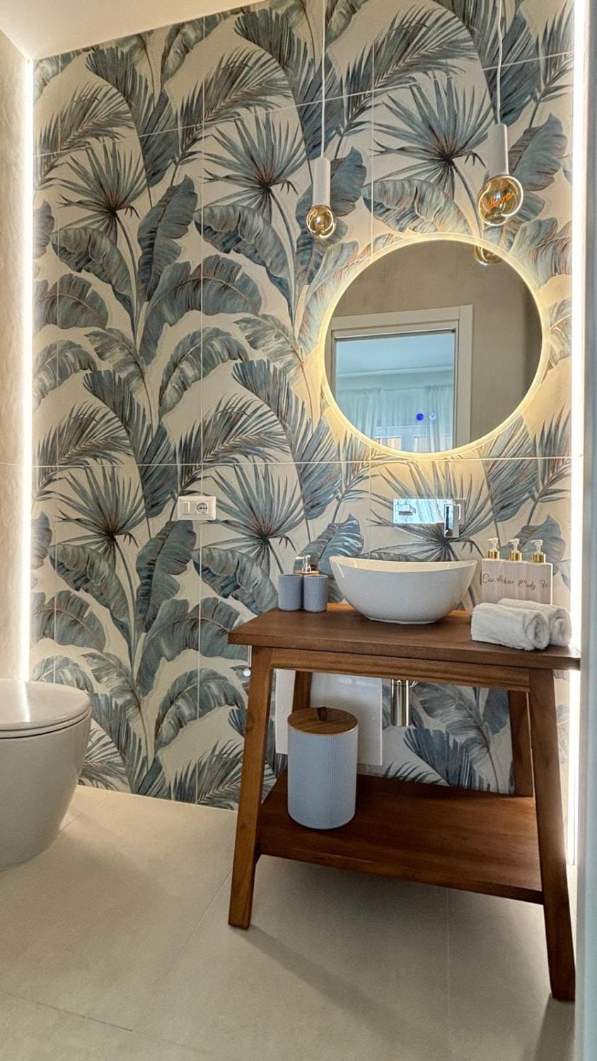 Bathroom, Decorative detail