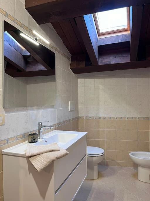 Dimora Floris accogliente appartamento in borgo storico a 7 chilometri dal mare House in Marche
