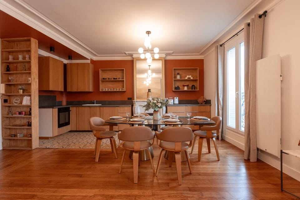Kitchen or kitchenette, Living room, Seating area, Dining area, stove