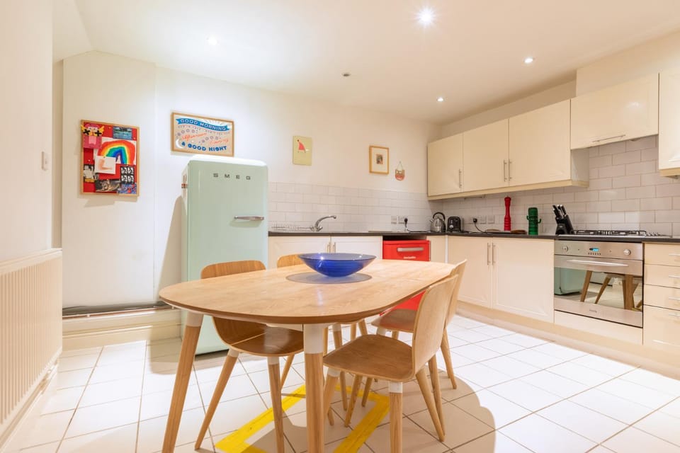 Spacious 1BD Flat in Shoreditch and Bethnal Green Apartment in London Borough of Hackney