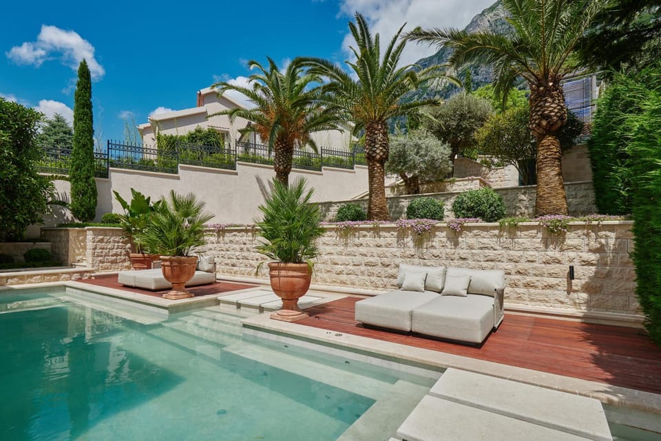 Patio, Day, Garden, Pool view, Swimming pool, sunbed