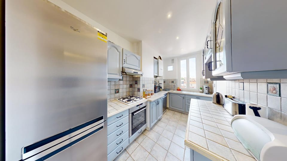 Coffee/tea facilities, Kitchen or kitchenette, dishwasher, oven, stove, toaster
