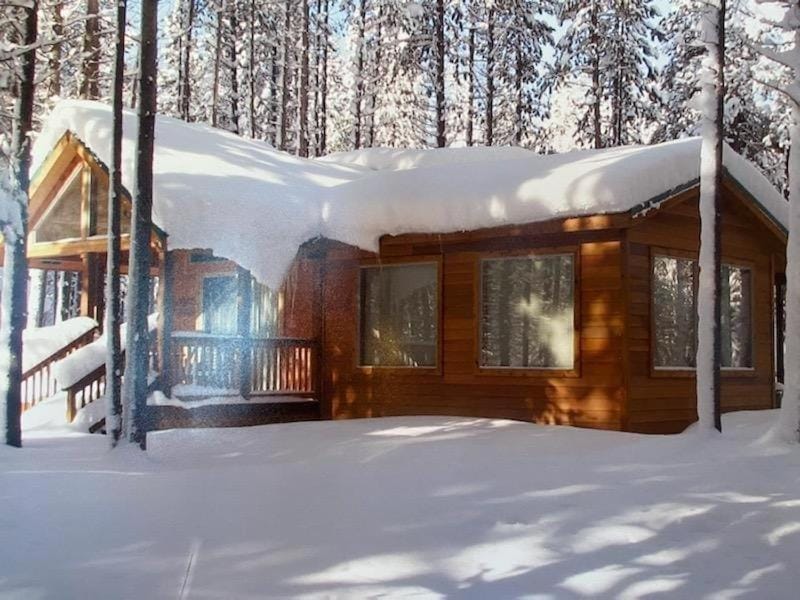 Willamette Pass Inn & Chalets Chalet in Oregon