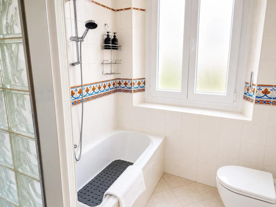 Shower, Toilet, Bathroom, Bath, bidet