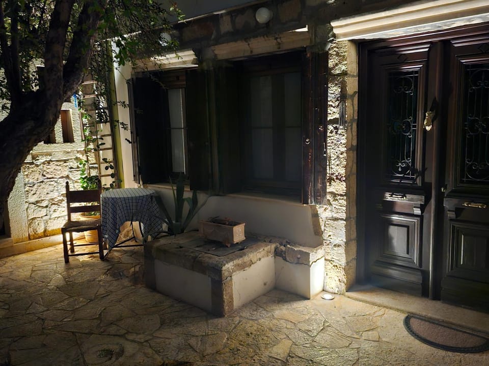 Patio, Facade/entrance